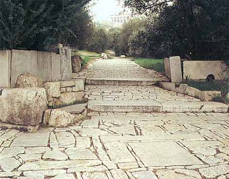 ΕΙΚΟΝΑ: πεζοδρόμιο στο χώρο γύρω από την Ακρόπολη από το Δημήτρη Πικιώνη.  ΠΗΓΗ ΦΩΤΟ: web.tiscali.it